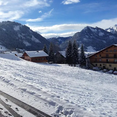 70 M² + Terrasse *